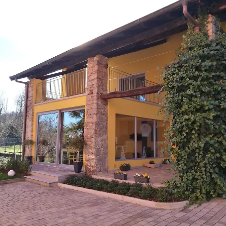 L'acero Frühstückspension Villa (Brescia)